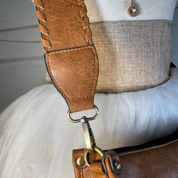 Last one‼️ Faux Fur Saddle guitar strap handbag - zipper closure - Picture 7 of 11